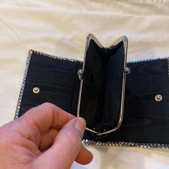 This gorgeous unused Whiting and Davis black mesh wallet is amazing! - Picture 5 of 9